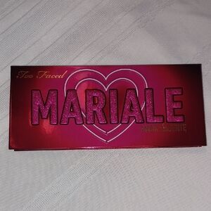 Too Faced Mariale Amor Caliente Palette - Pink and Red